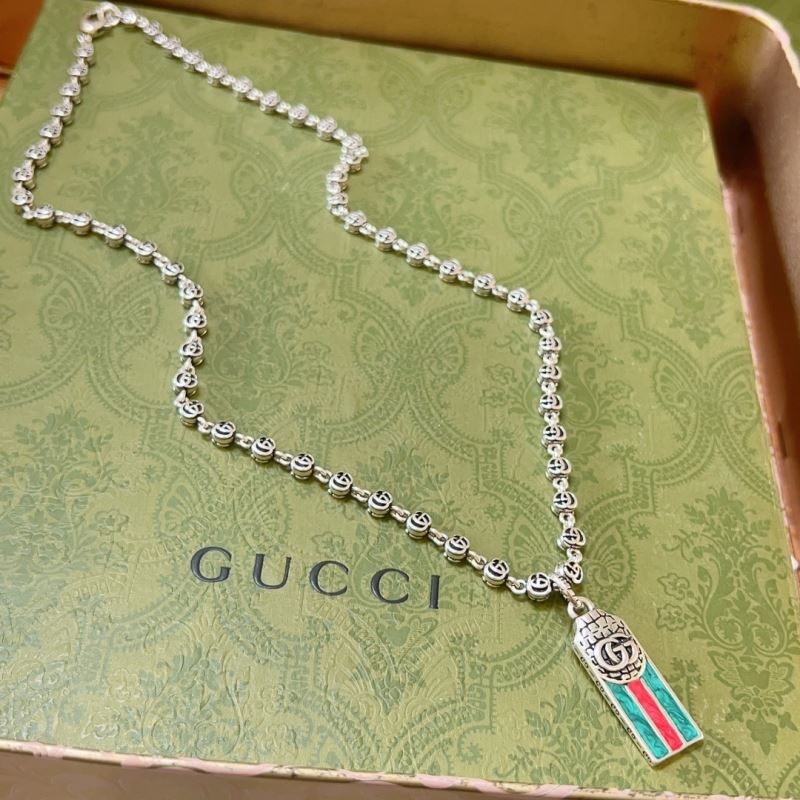 G*u*i necklaces
